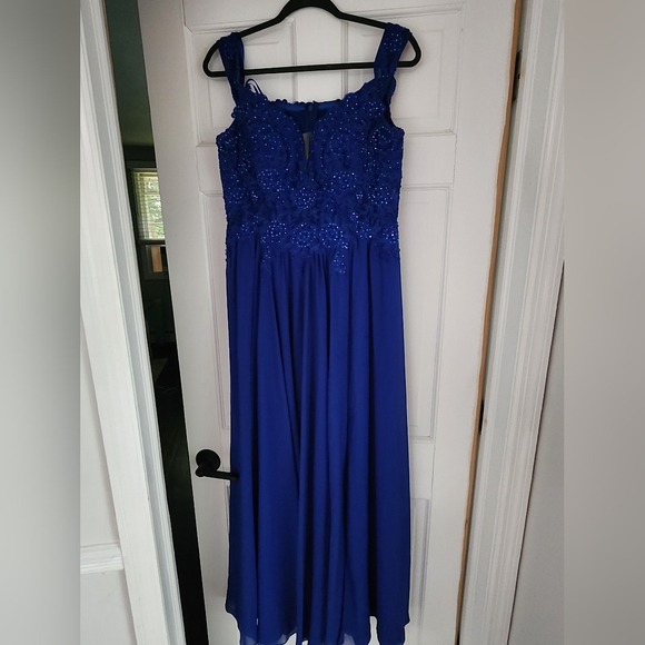 Betsy Adam Blue Gown - Picture 1 of 4